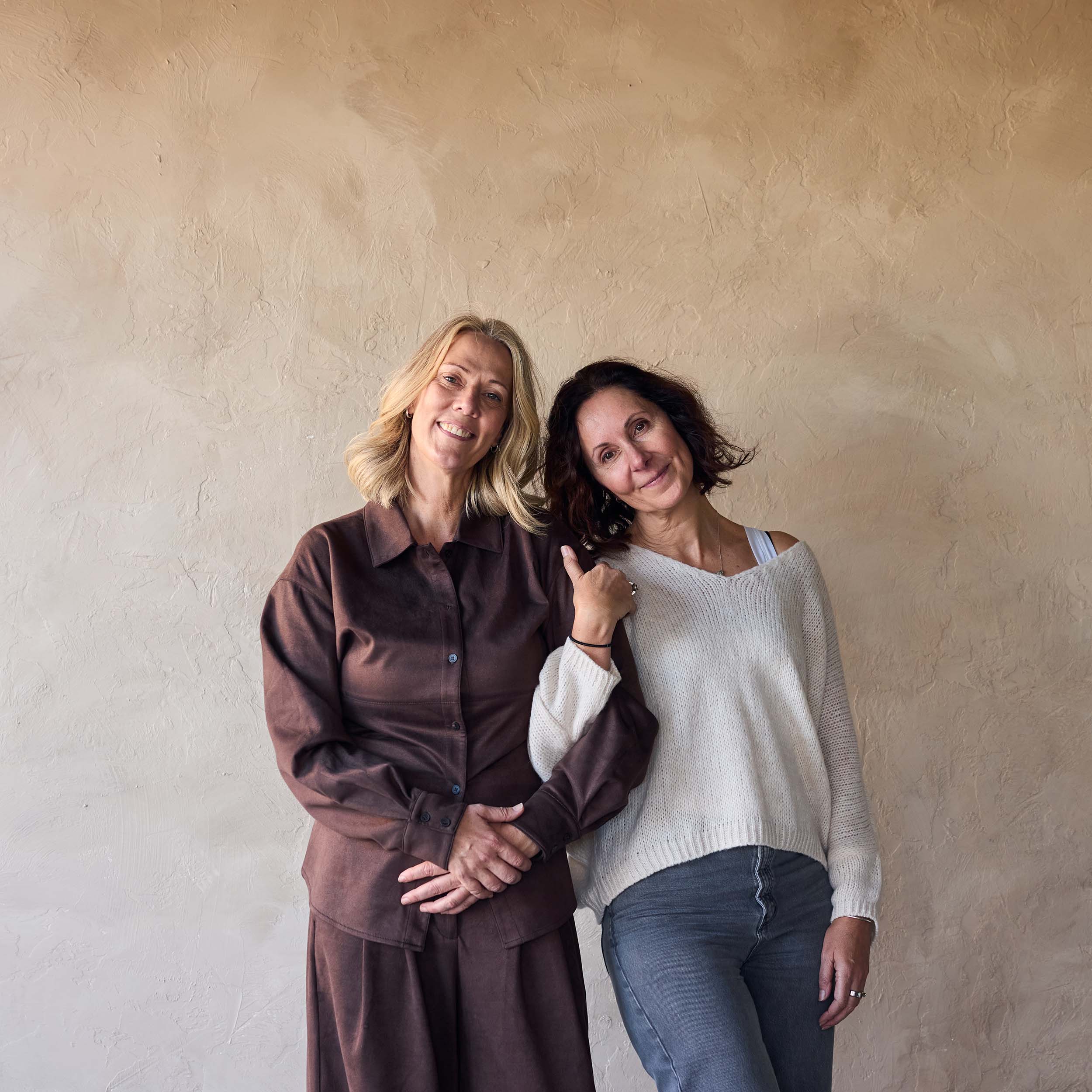 Sana Well Founders - Michelle deVos and Paula Hannagan